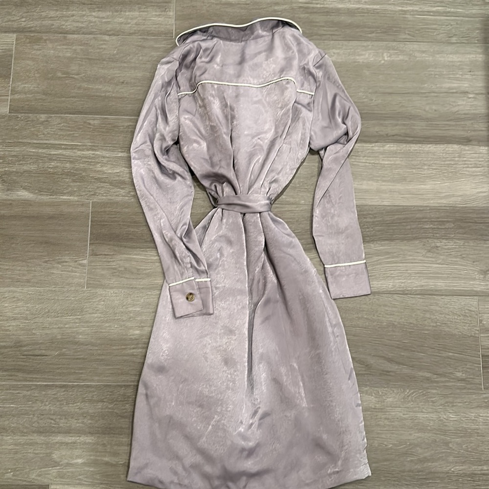 Lulu’s Robe Dress - Picture 2 of 2